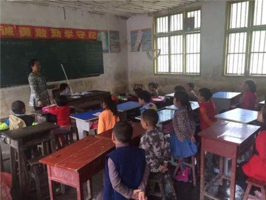 X区教师在乡村学校从教工作证明 将中小学教师到乡村学校任教