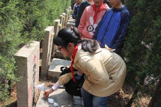 祭扫烈士陵园学生代表发言稿范文（精选16篇） 祭扫烈士陵园学生代表发言稿