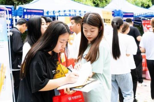 大学生销售顶岗实习报告2019