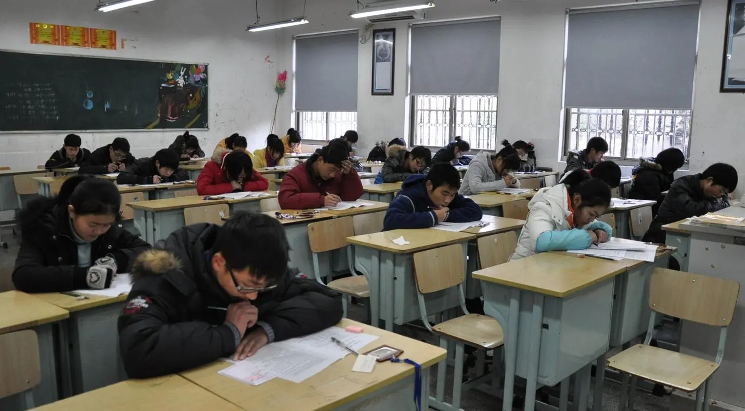 贵州省铜仁市碧江区2021-2022学年八年级上学期期末语文试题含答案