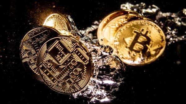 稳定币危机持续发酵-收益型机制失灵与项目方清退潮